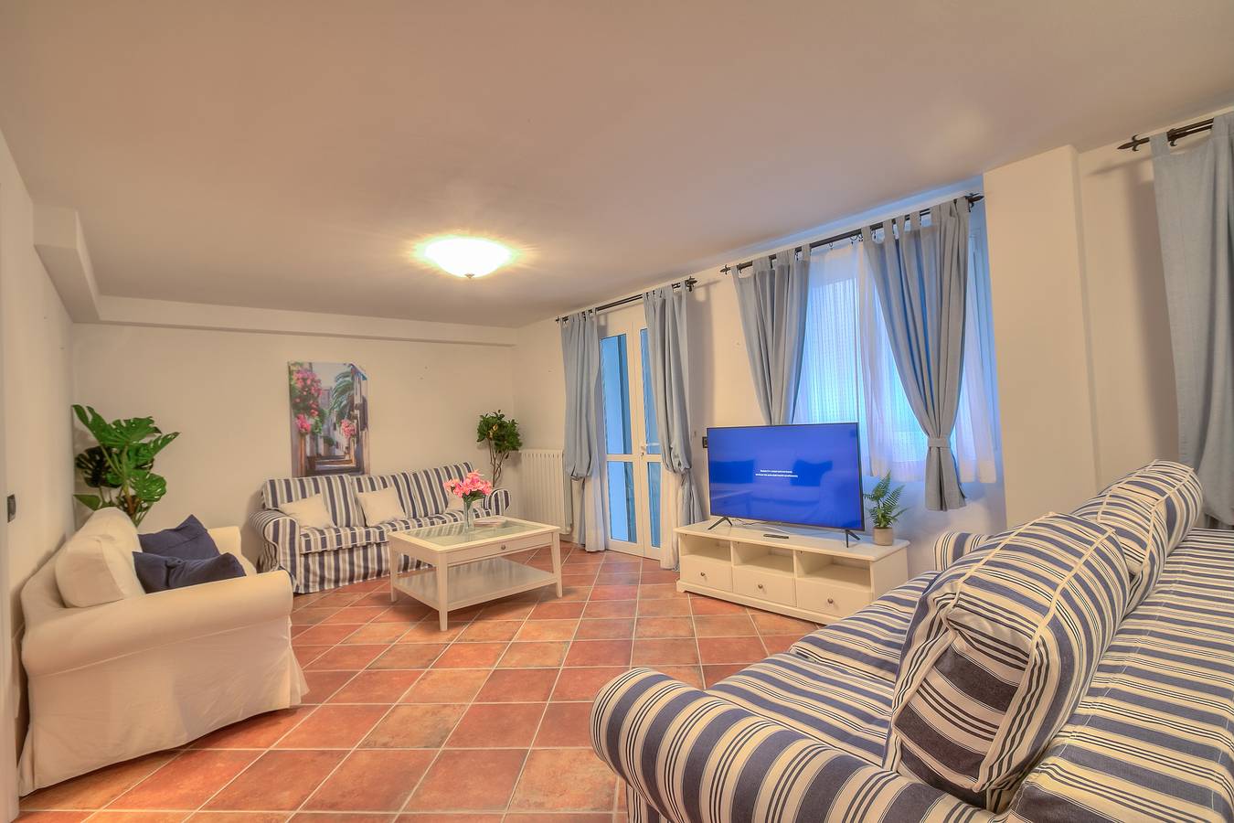 Ganze Wohnung, Borgo Belvedere-lake view & shared pool in Maderno, Toscolano-Maderno