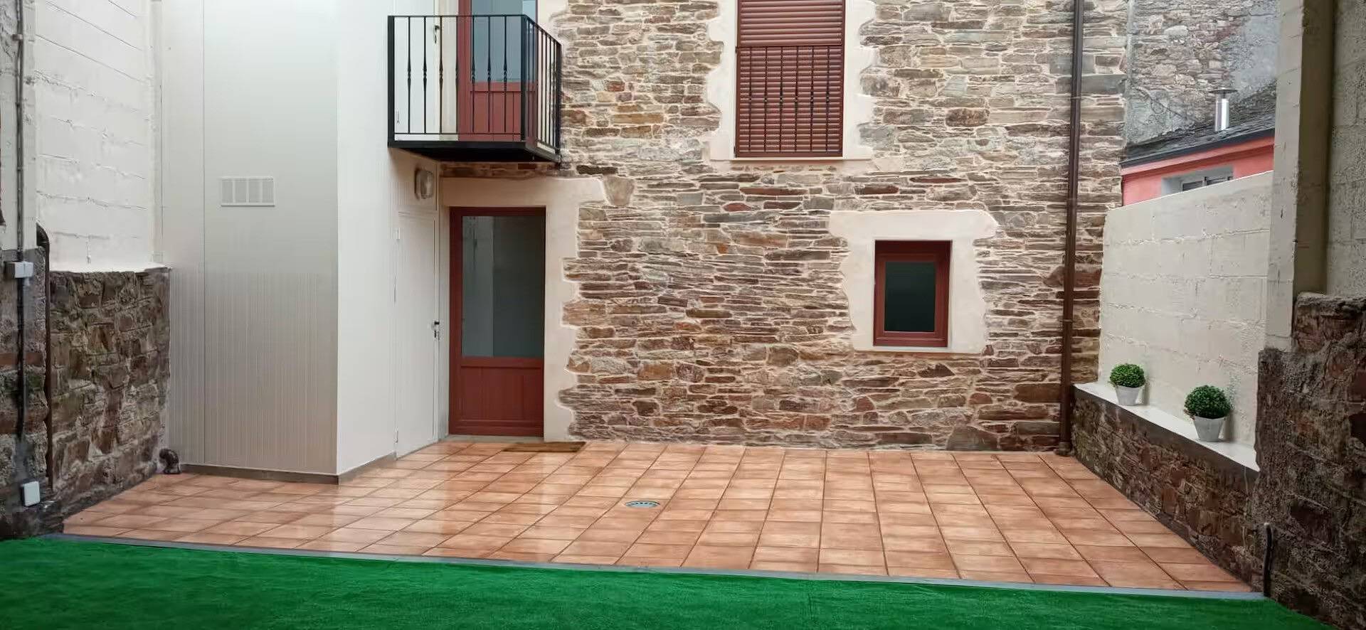 Apartamento entero, Apartamento 'Plata Baja' con terraza compartida y Wi-Fi in Fonsagrada, Provincia de Lugo