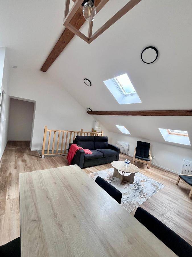 Appartement entier, One-Bedroom Apartment in Oyonnax, Nantua