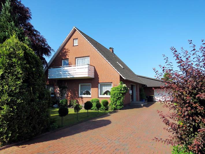 Ferienhaus für 9 Personen, mit Balkon und Terrasse sowie Garten in Osteel