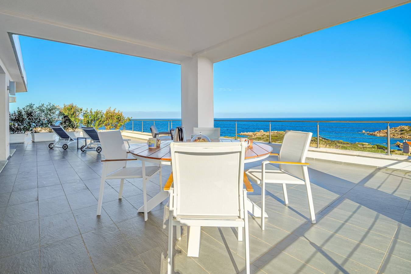 Ganze Wohnung, Ferienwohnung 12 in der Villa Marconi mit Blick auf das Meer und die Berge und Panoramaterrasse in Golfo Aranci, Costa Smeralda