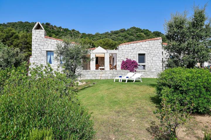 Location de vacances pour 7 personnes, avec Jardin à Castiadas - 2