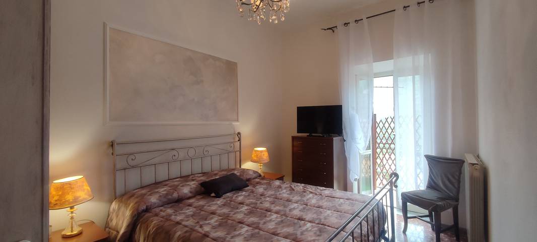 Ganze Wohnung, Ferienwohnung 'Colombina Bianca' mit Bergblick und Balkon in Licenza, Latium