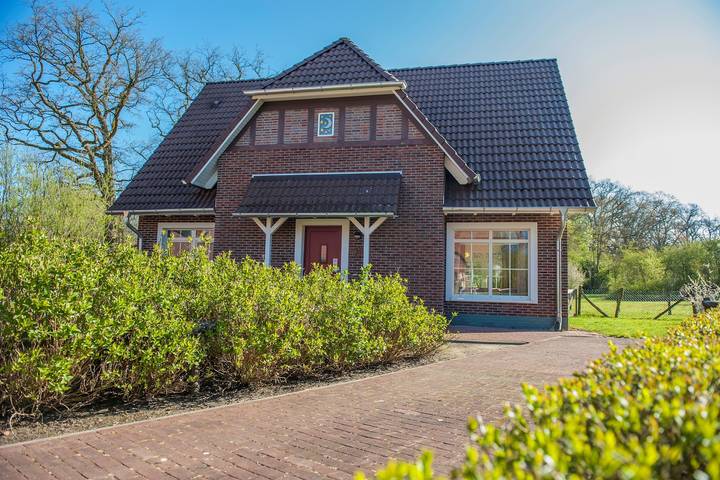Ferienhaus für 12 Personen, mit Balkon/Terrasse und Terrasse sowie Garten und Sauna in Landkreis Grafschaft Bentheim