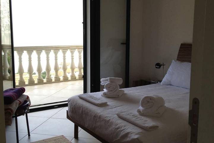Ganze Wohnung, Luxus-Penthouse-Apartment, atemberaubender Blick auf die Bucht von Kotor, Gemeinschaftspool, Wlan in Dobrota, Boka Kotorska