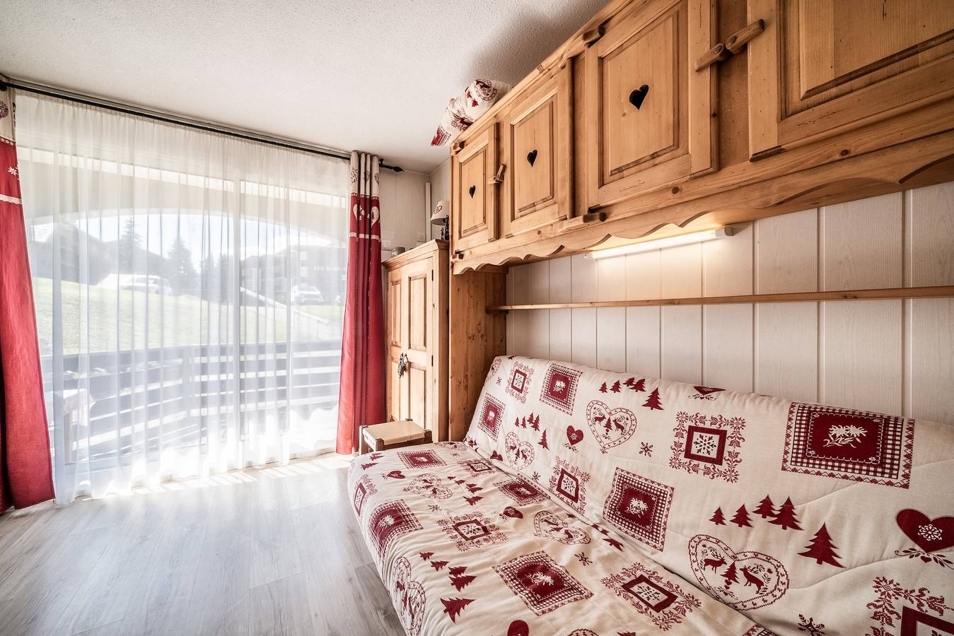 Appartement entier, Appartement 'Les Pralyssimes 462' avec vue sur les montagnes, terrasse privée et Wi-Fi in Le Praz de Lys, Taninges