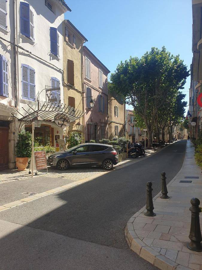 Appartement entier, One-Bedroom Apartment in La Cadière-d'Azur, Côte méditerranéenne (France)