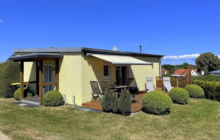 Bungalow für 4 Personen, mit Balkon und Terrasse sowie Garten