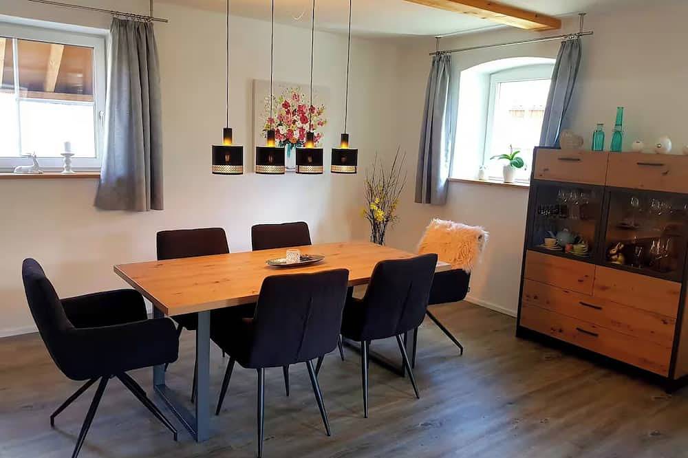 Ganze Wohnung, Dein Basislager für Genuss, Kultur und Familienabenteuer in Michelau i.Steigerwald, Fränkisches Weinland
