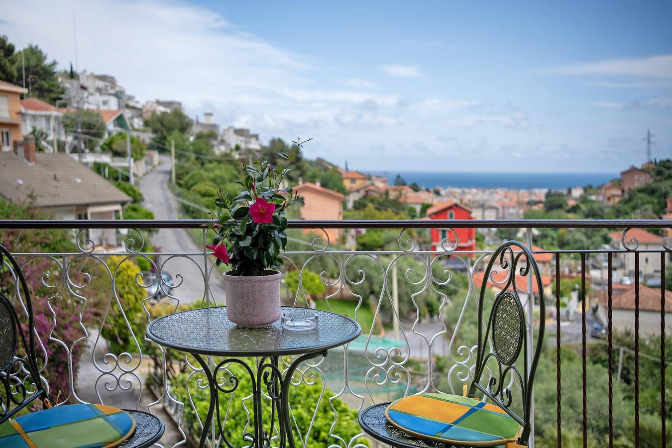 Apartamento entero, Apartamento 'Casa Betty' con vistas al mar, Wi-Fi y aire acondicionado in Alassio, Riviera di Ponente