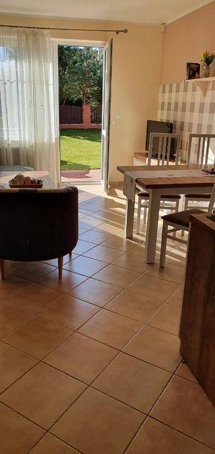Apartament wakacyjny dla 2 osób, z ogród i taras, zwierzęta dozwolone w Rowy