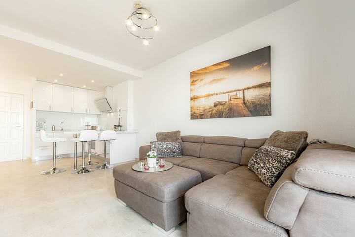 Gîte pour 4 personnes, avec terrasse et piscine dans Playa Paraíso - 2