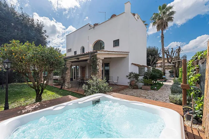 Chalet para 12 personas, con piscina y sauna además de jardín y vistas, Se admiten mascotas - 1