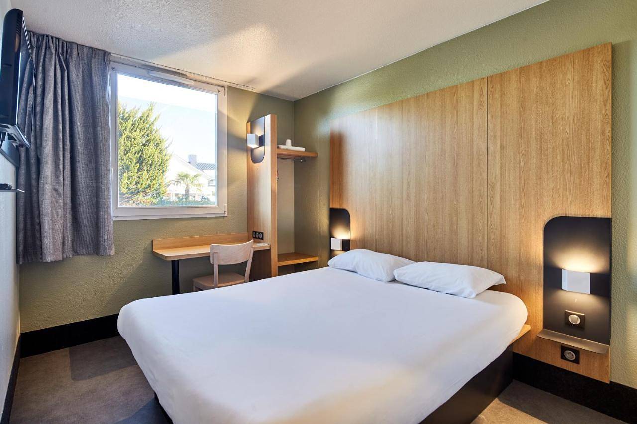 B&B Hotel Evry Lisses 2 - 3 étoiles in Lisses, Essonne