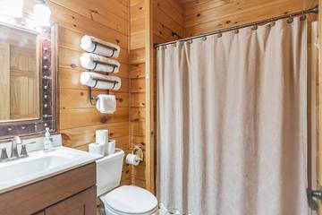 Log Cabin for 8 Guests in Watauga Lake, Carter County (TN), Picture 4