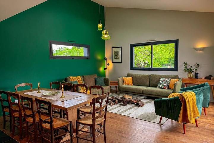 Gîte pour 9 personnes, avec jardin, animaux acceptés à Rivarennes
