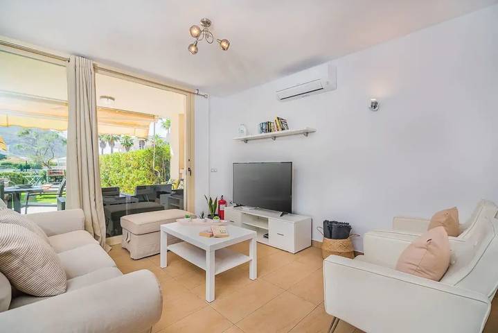 Villa 'Pyp' mit Blick auf den See, WLAN und Klimaanlage in Playa de Alcúdia, Alcúdia