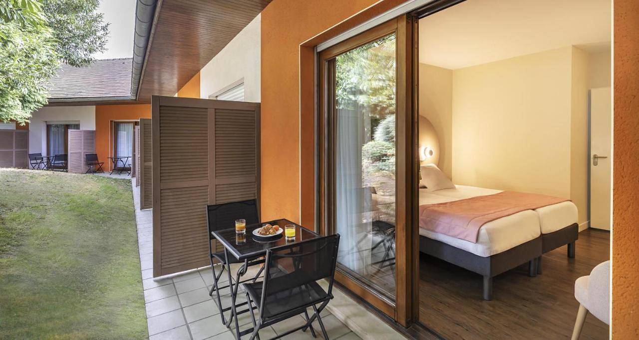 Sure Hotel by Best Western Saint-Quentin Ouest Le pot d étain in Holnon, Aisne