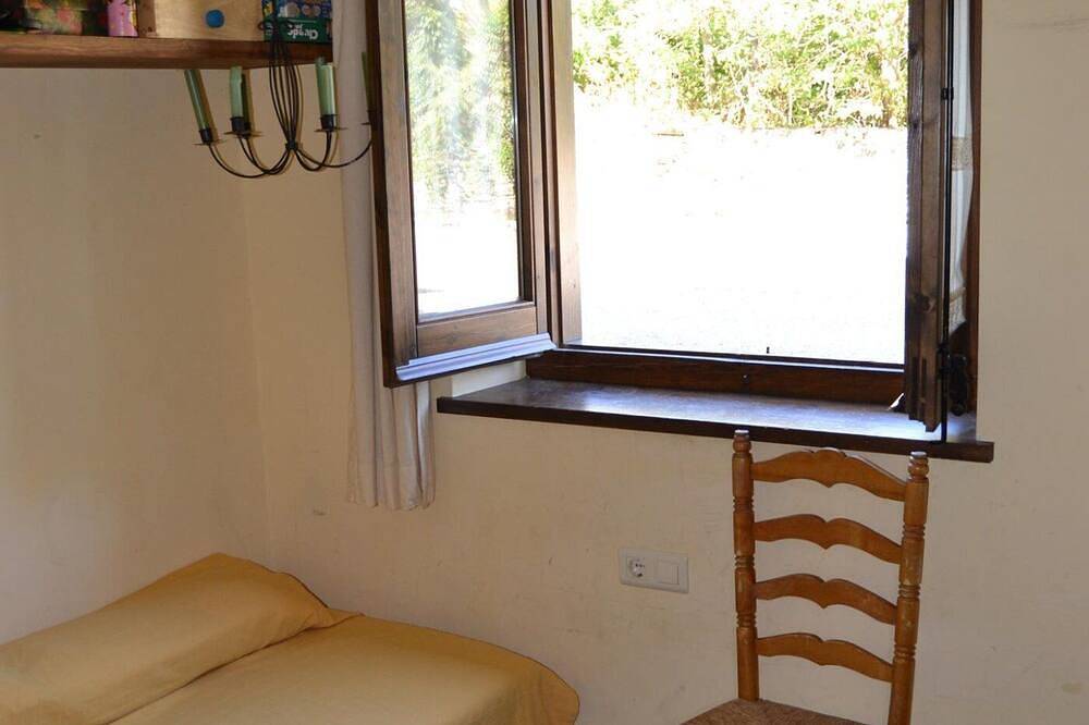 Entire apartment, Apartment 3 rooms Fireplace, Private Garden & Cadí Views in Ger (Spain), Catalan Pyrenees