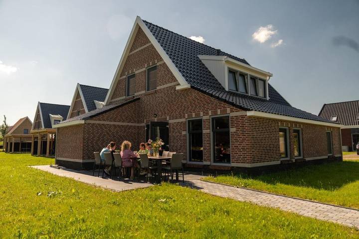 Ferienhaus für 6 Personen, mit Terrasse und Garten sowie Ausblick in Friesland - 2