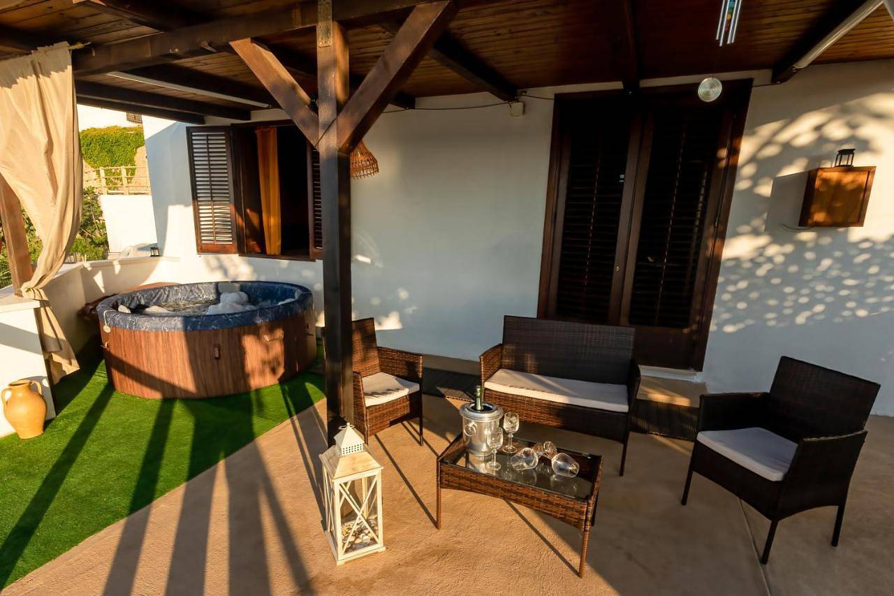 Baia Marina Suite with private jacuzzi in Balestrate, Provincia di Palermo