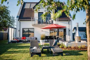 Ferienhaus für 9 Personen, mit Ausblick und Pool sowie Garten und Sauna, mit Haustier in Göhren-Lebbin