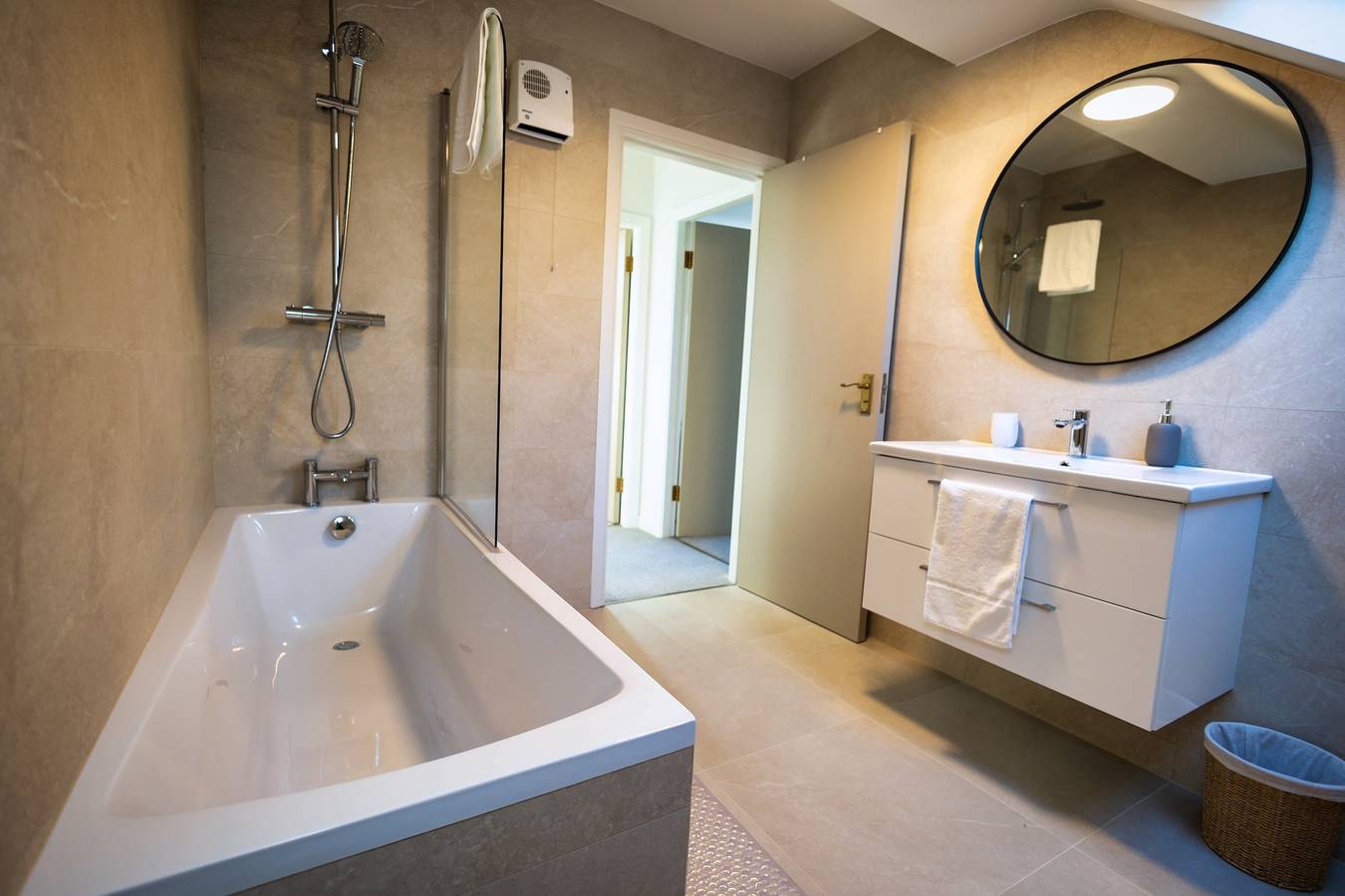 3 Bed House Sleeps 8 -Garden - Free Parking - Wifi in Killarney, Killarney-Nationalpark