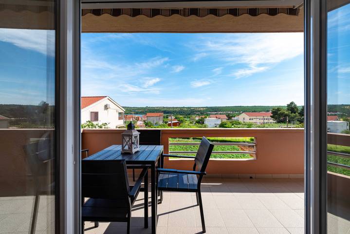 Ganze Wohnung, Sea view apartment Nika in Novigradsko More, Zadar