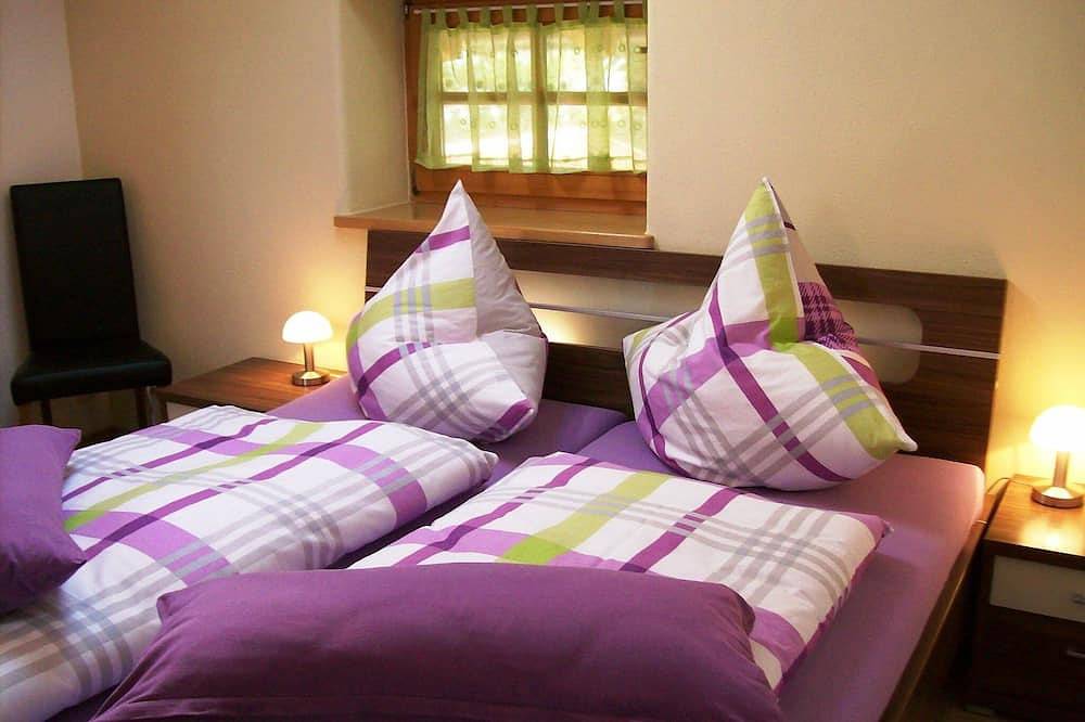 Ganze Wohnung, \"Ferienwohnung Elisabeth\" 60qm, 1 Schlafzimmer, Kamin, Balkon in Eggstätt, Chiemsee