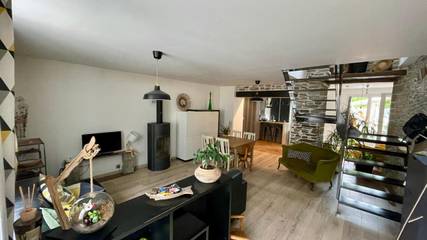 Gîte pour 4 personnes, avec jardin et terrasse à Genêts
