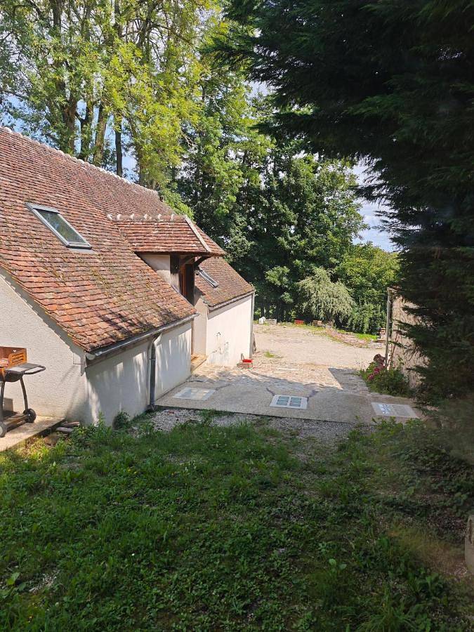 Two-Bedroom House in Aulnoy, Seine-et-Marne