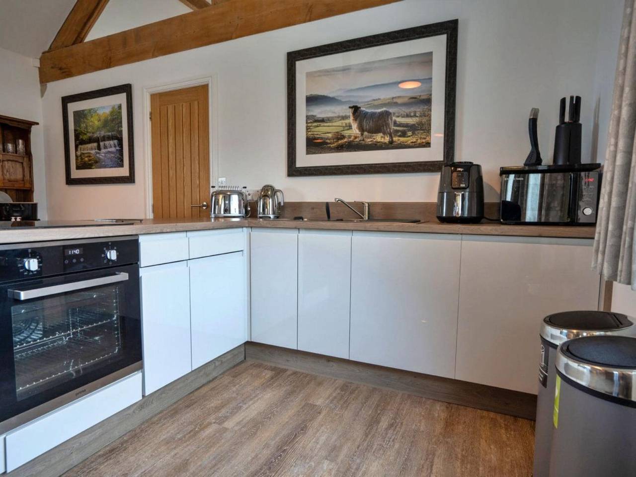 District Escape with Views in Winster, Derbyshire