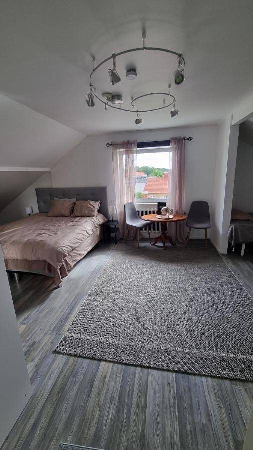 Ferienwohnung für 3 Personen, mit Terrasse und Garten sowie Ausblick in Motala - 3