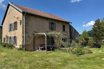 Agriturismo pour 5 personnes, avec jardin à Taintrux