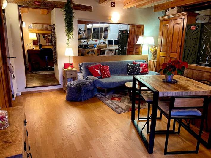 Gîte pour 2 personnes, avec Terrasse ainsi que Jardin et Vue à Icogne