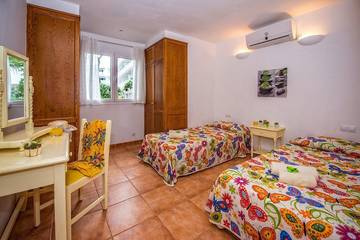 Villa pour 6 Personnes dans Cala Blanca, Ciutadella, Photo 2