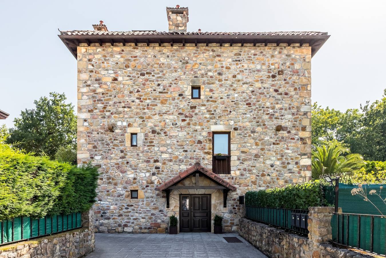 Apartamento entero, Casa Torre De Guriezo 6 Plazas con vistas a la montaña, balcón y Wi-Fi in Guriezo, Costa de Cantabria