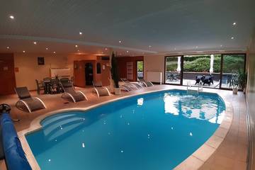 Gîte pour 4 personnes, avec sauna ainsi que balcon et piscine à Soultzmatt