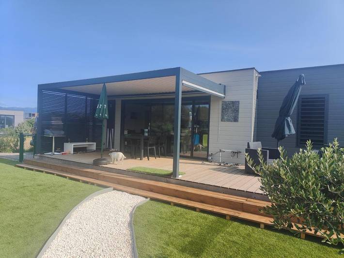 Parc de vacances pour 5 personnes, avec jardin et vue ainsi que bassin pour enfant et vue sur le lac - 1