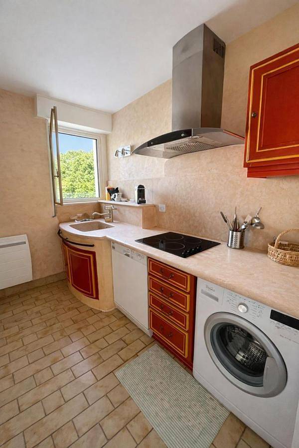 Gîte pour 5 personnes, avec terrasse et vue dans Office De Tourisme De Juan Les Pins - 3