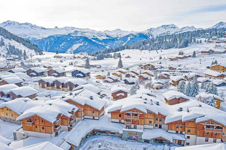 Chalet pour 2 personnes, avec terrasse ainsi que sauna et jacuzzi dans Massif du Mont-Blanc