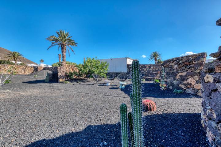 Casa rural para 8 personas, con jardín en Haría