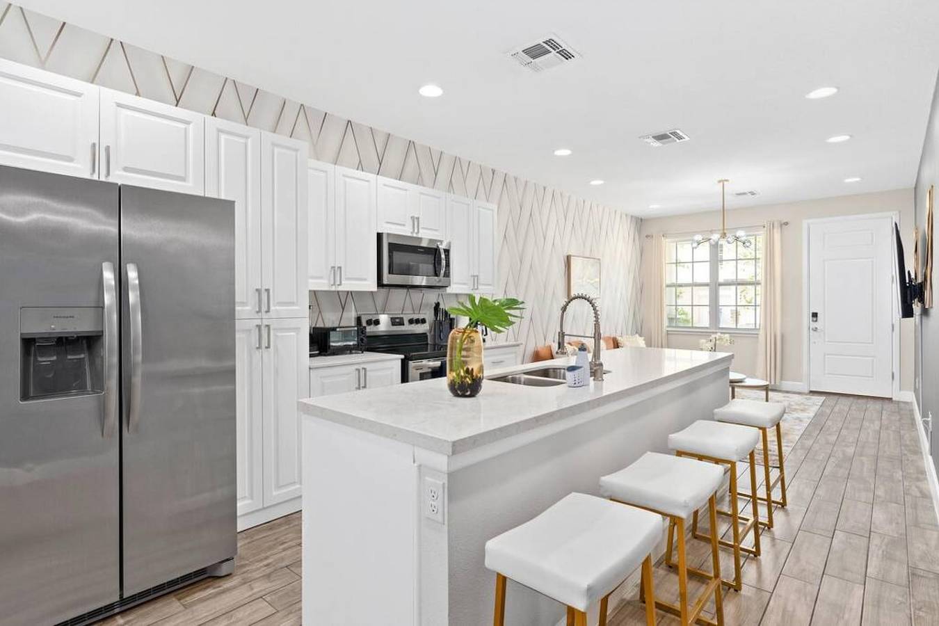 Super Calm- Sleeps 17 W Designs   Close To Parks  in Kissimmee, Condado de Osceola