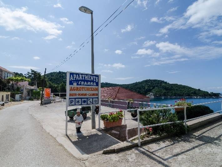 Ganze Wohnung, Apartments Franka Saplunara-Double Room with Terrace and Sea View in Velika Saplunara, Saplunara