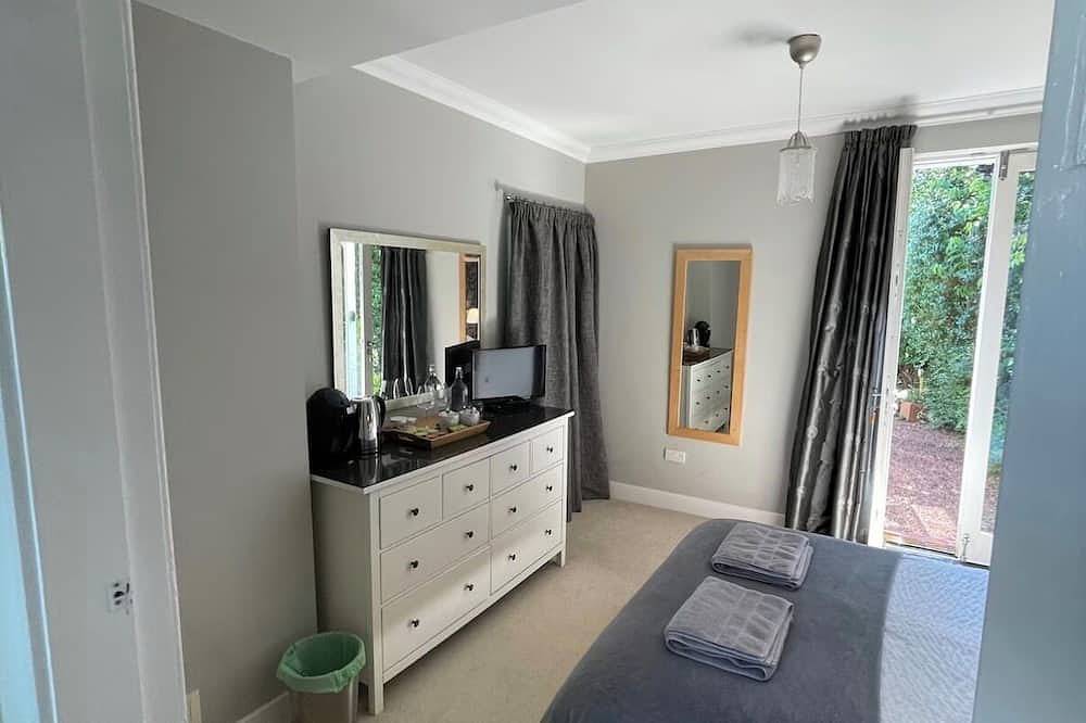 Private en-suite room, self check in (no contact) in Edinburgh, Edinburgh and Lothian