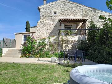 Gîte pour 4 personnes, avec jardin et vue, animaux acceptés à Saint-Marcel-d'Ardèche