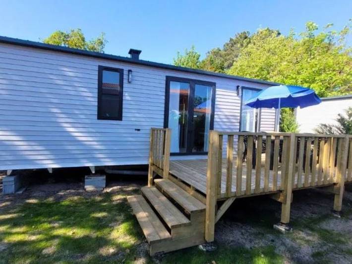 Camping pour 6 personnes, avec piscine et terrasse