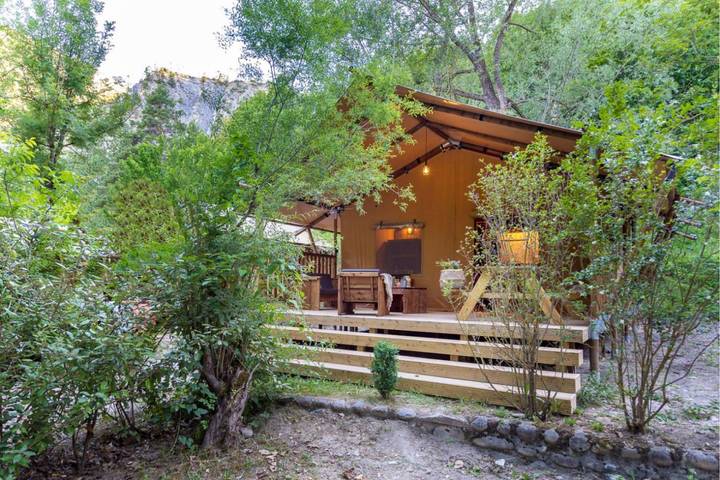 Vakantiehuis voor 4 personen, met zwembad en tuin, met huisdier in Castellane