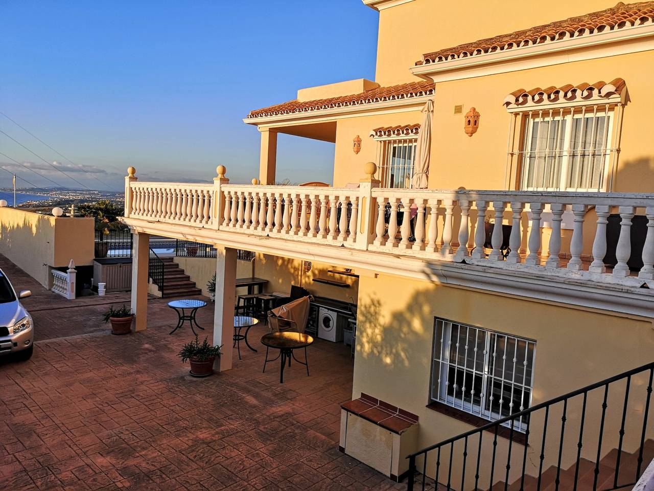 Apartment 'Villa Roca' with Sea View, Wi-Fi and Air Conditioning in Estepona, Costa del Sol