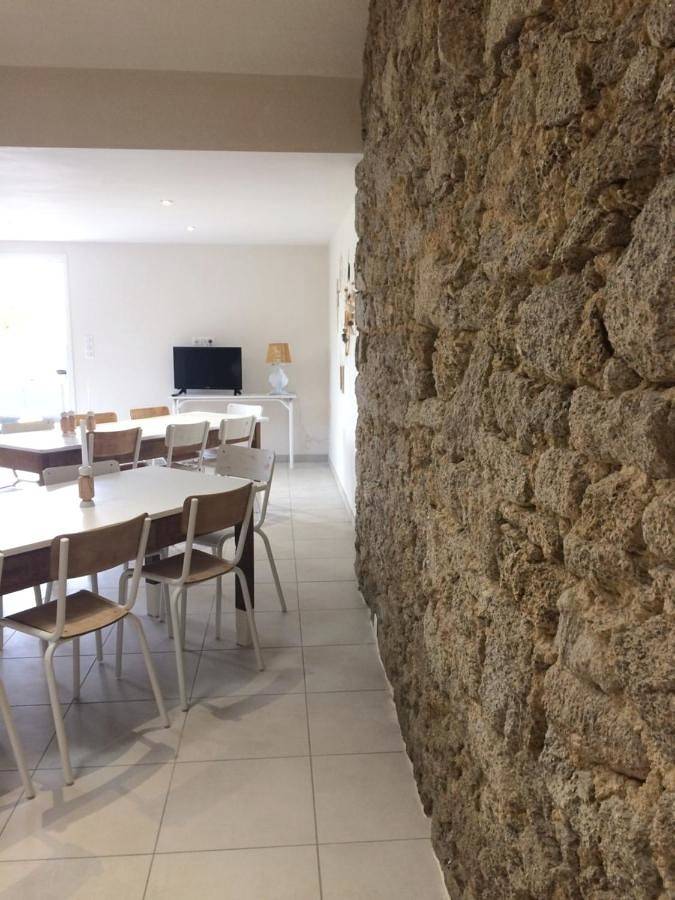 Location de vacances pour 9 personnes, avec piscine et vue ainsi que jardin et vue sur le lac, adapté aux familles à Saint-Malô-du-Bois - 4